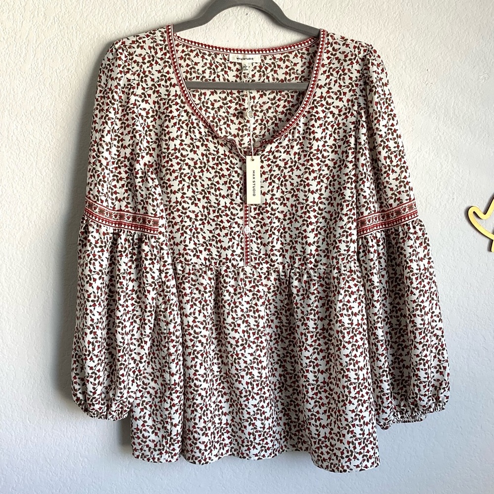 \Max Studio\ NWT Tiny Florals Top
